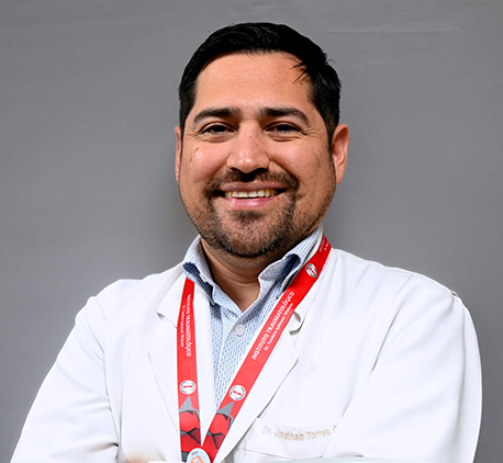 Dr. Jonathan Torres Castro, relator del Diplomado en Instrumentación Quirúrgica en Traumatología